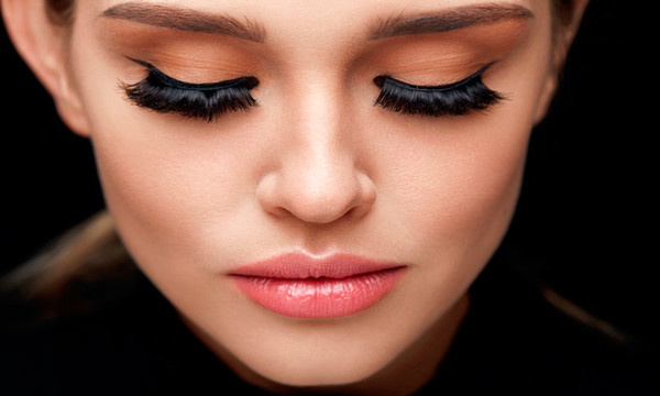 Las pestañas mejor valoradas por los maquilladores y cómo aplicarlas correctamente.